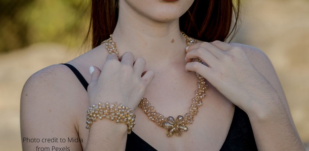 Luxor fashion jewellery is available online on Flipkart and Amazon
